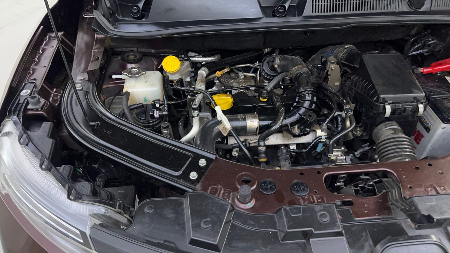 Used 2023 Renault Kiger RXZ Turbo MT Petrol Manual engine ENGINE RIGHT SIDE VIEW