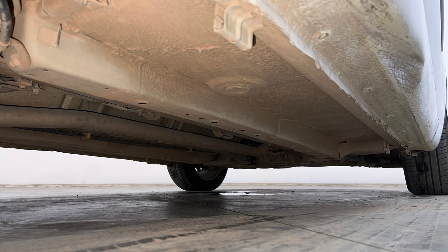 Used 2015 Maruti Suzuki Ciaz ZDi+ SHVS Diesel Manual extra REAR RIGHT UNDERBODY VIEW