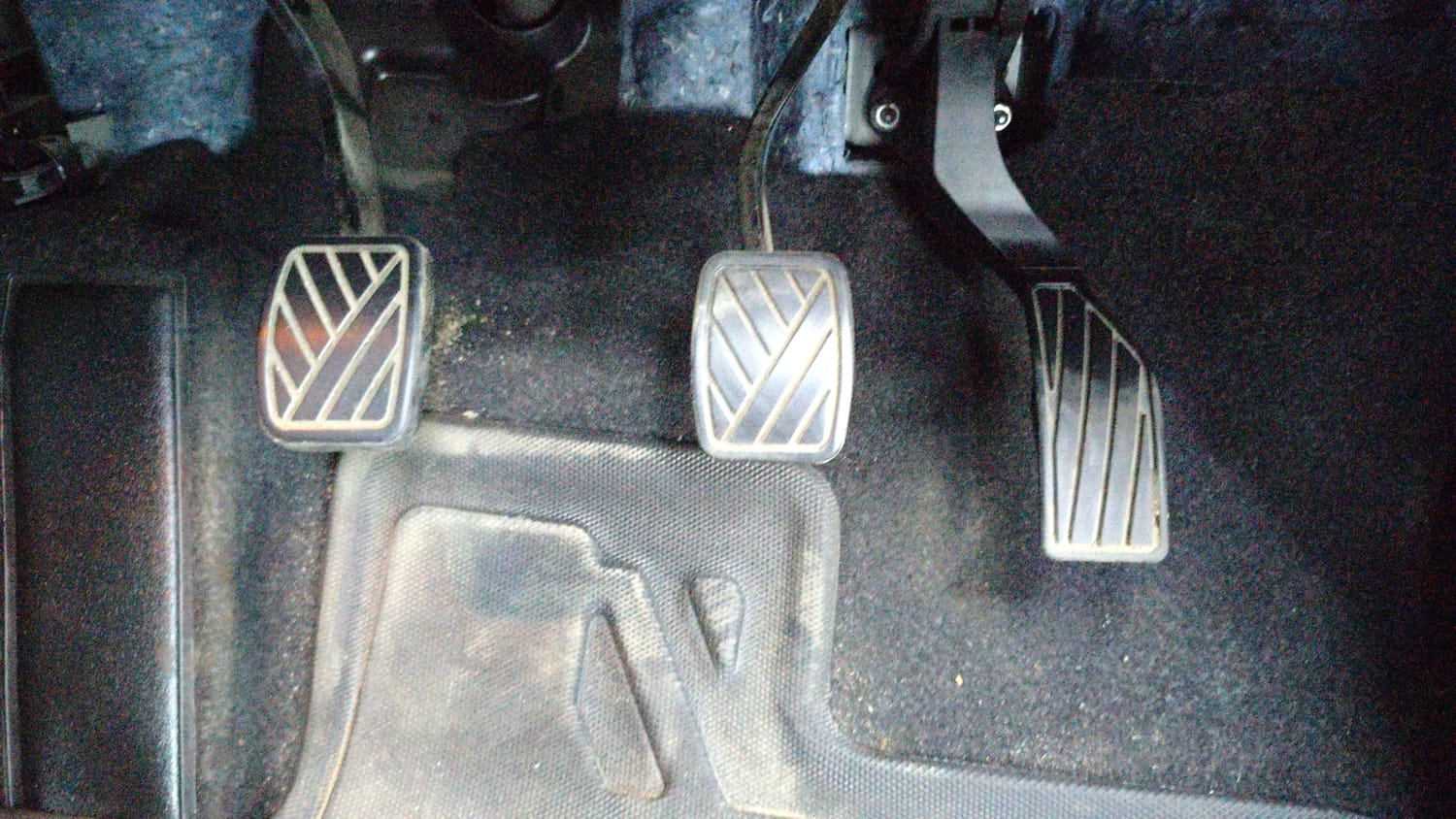 Used 2025 Maruti Suzuki Grand Vitara Alpha Smart Hybrid Petrol Manual interior PEDALS VIEW