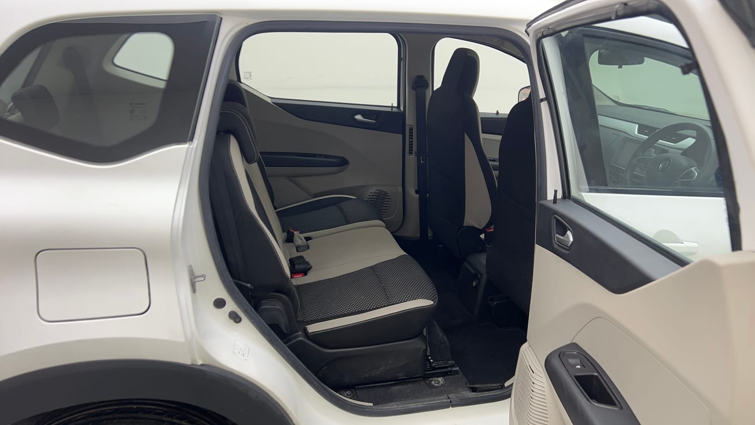 Used 2022 Renault Triber RXZ Petrol Automatic interior RIGHT SIDE REAR DOOR CABIN VIEW