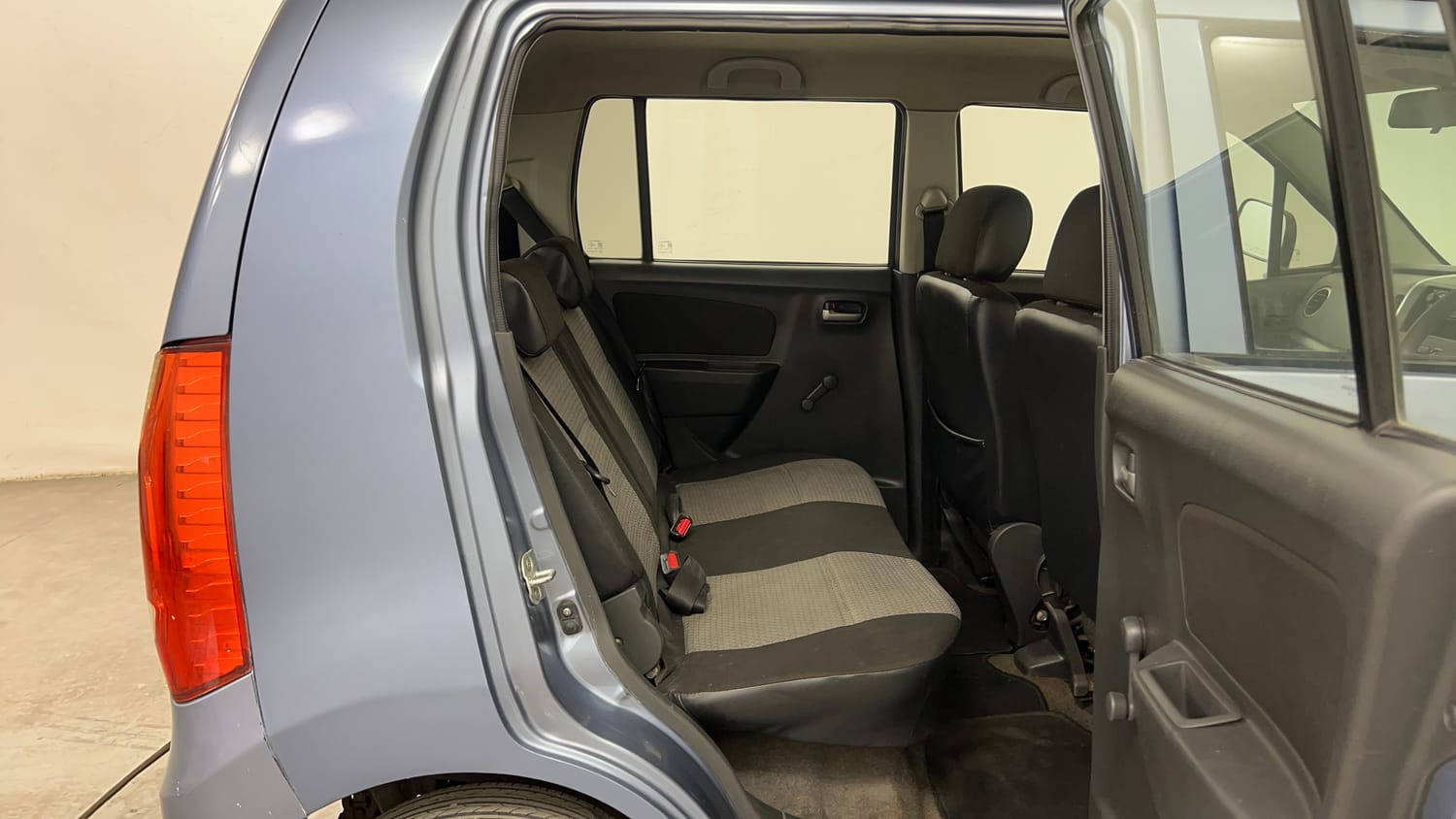 Used 2012 Maruti Suzuki Wagon R LXi Petrol Manual interior RIGHT SIDE REAR DOOR CABIN VIEW