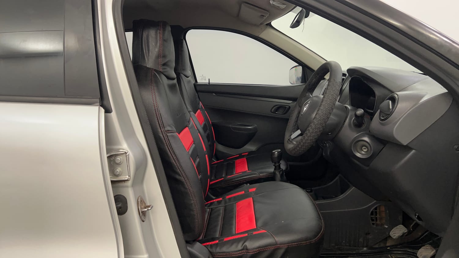 Used 2016 Renault Kwid RXT Opt Petrol Manual interior RIGHT SIDE FRONT DOOR CABIN VIEW