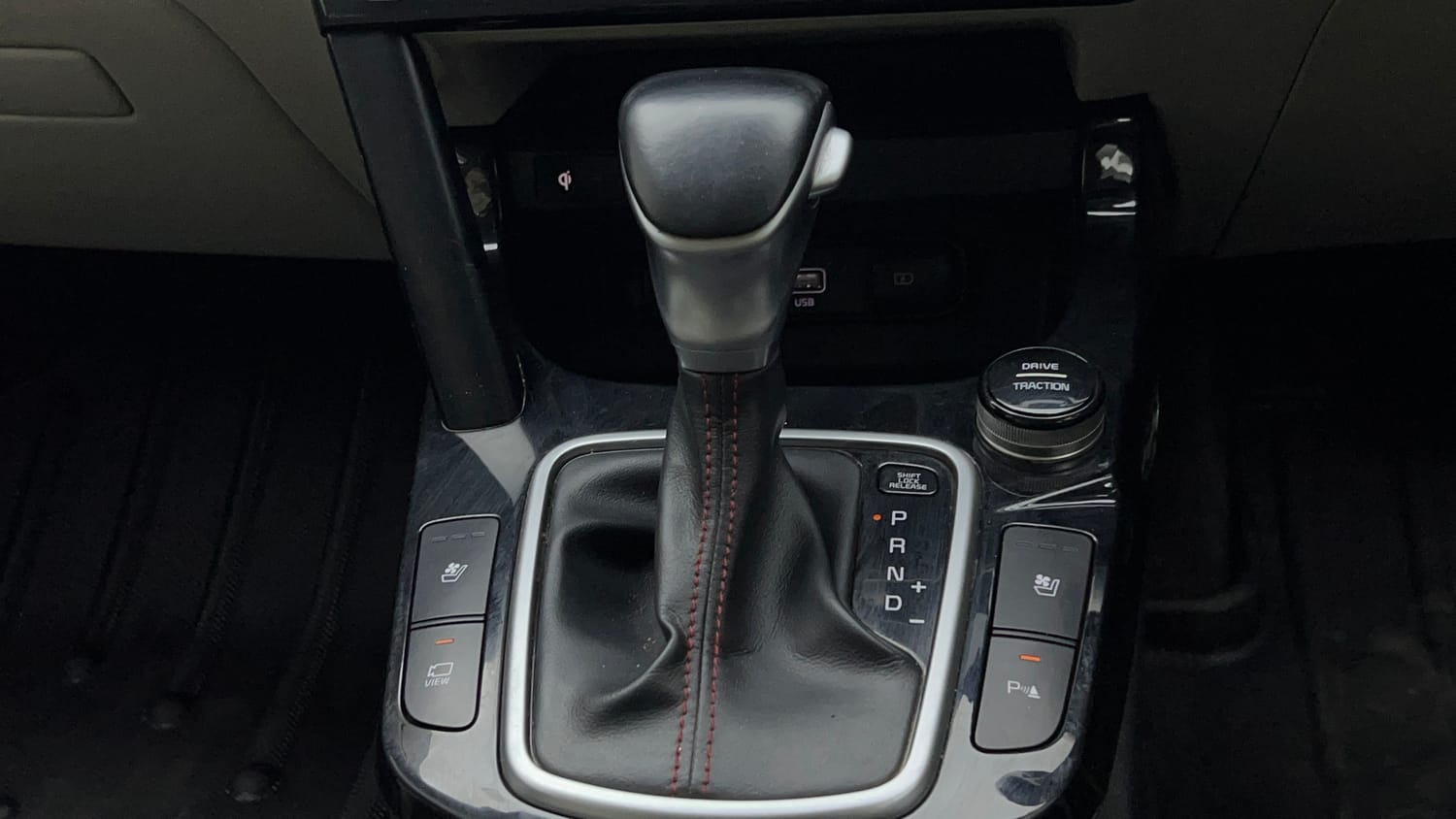 Used 2019 kia Seltos GTX Plus DCT 1.4 Petrol Automatic interior GEAR  KNOB VIEW