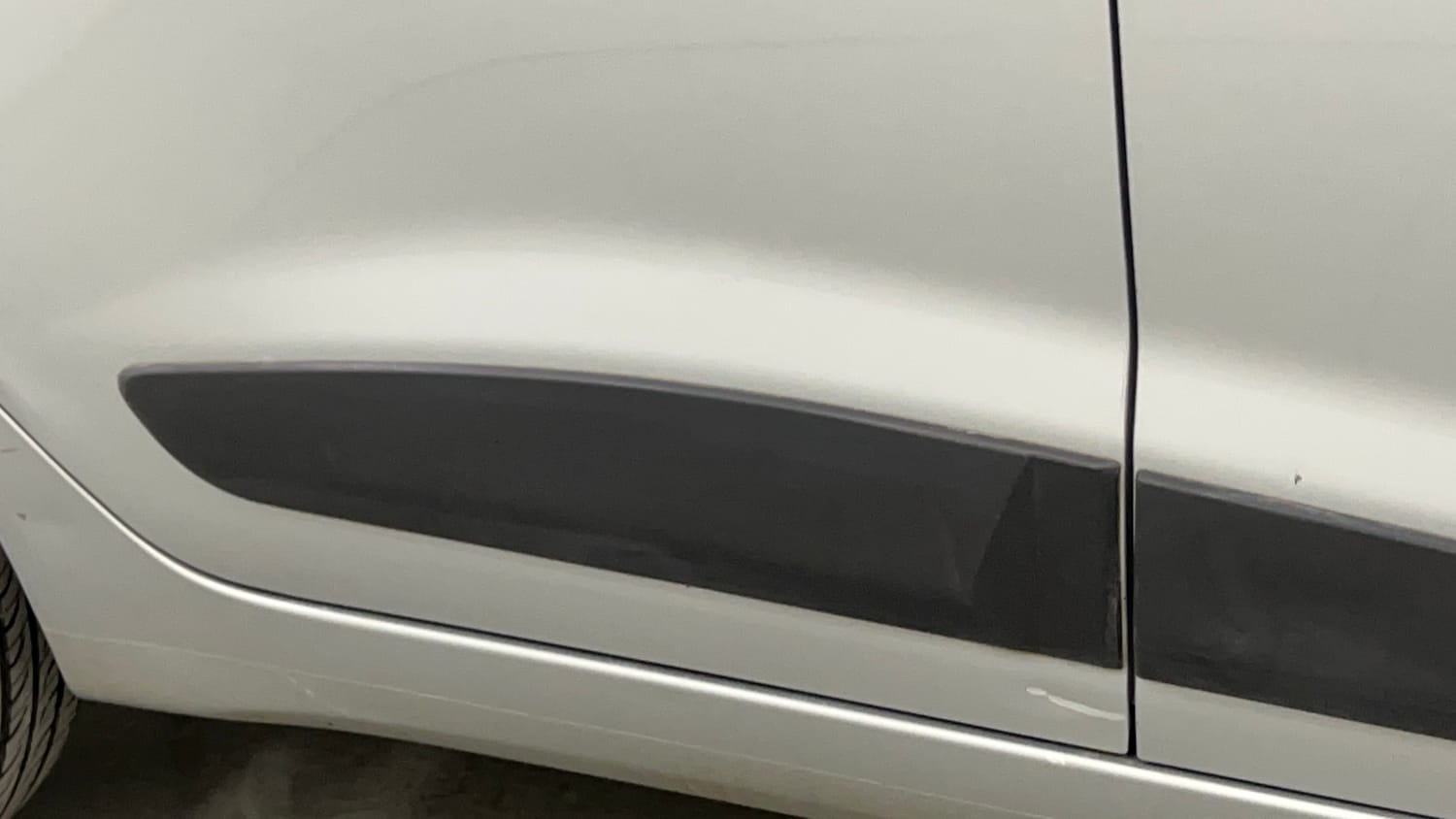 Used 2019 Hyundai Grand i10 Sportz AT 1.2 Kappa VTVT Petrol Automatic dents MINOR SCRATCH
