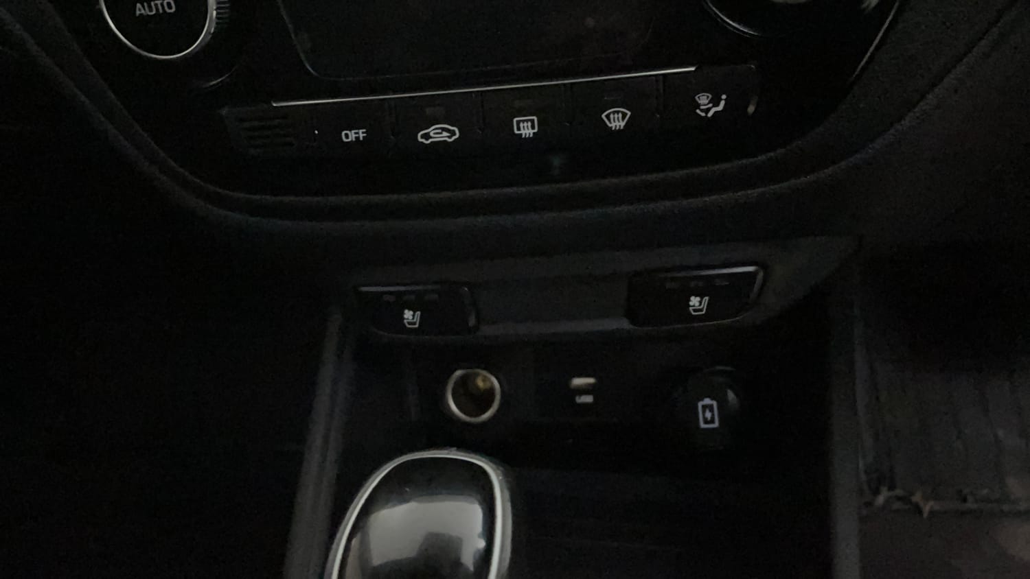 Used 2021 Hyundai Verna SX (O) 1.6 VTVT AT Petrol Automatic top_features Ventilated seats