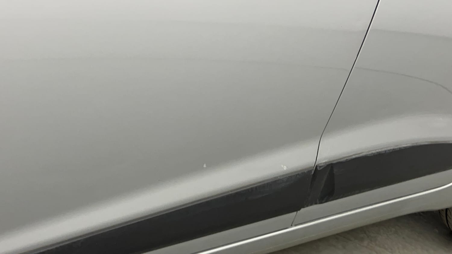 Used 2019 Hyundai Grand i10 Sportz AT 1.2 Kappa VTVT Petrol Automatic dents MINOR SCRATCH