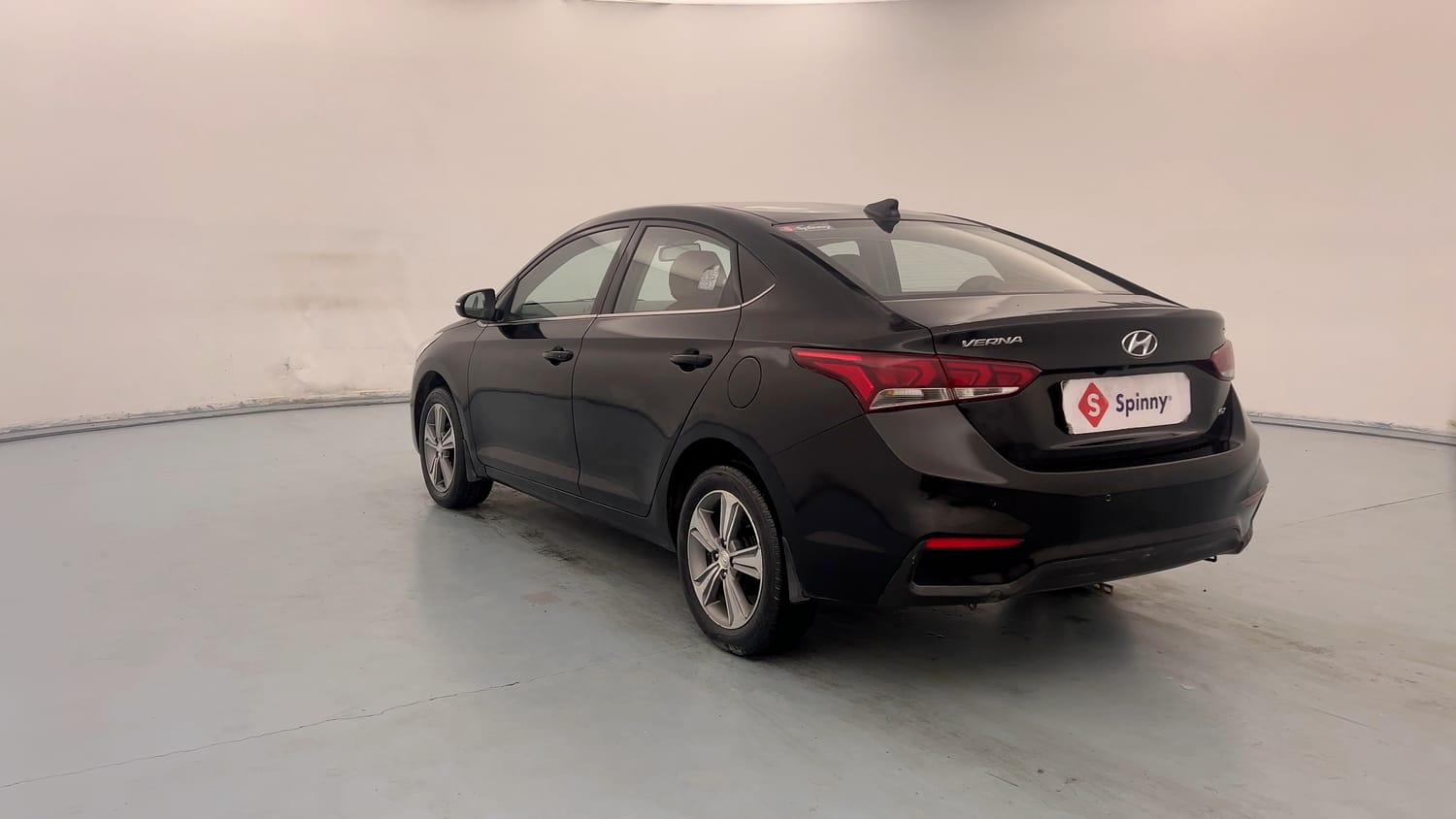 Used 2018 Hyundai Verna SX 1.6 VTVT Petrol Manual exterior LEFT REAR CORNER VIEW