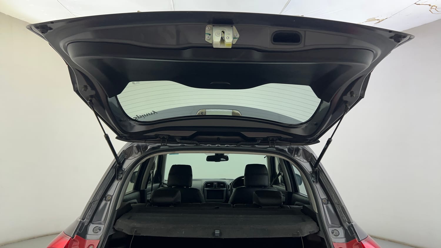 Used 2022 Toyota Urban Cruiser Premium Grade AT Petrol Automatic interior DICKY DOOR OPEN VIEW
