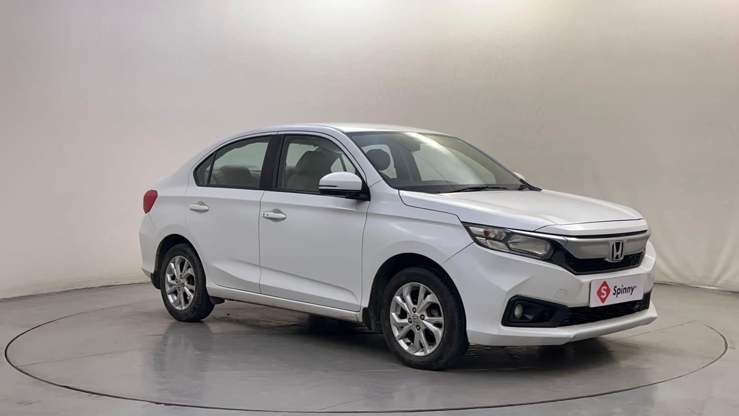 Used 2020 Honda Amaze 1.2 VX CVT Petrol Petrol Automatic exterior RIGHT FRONT CORNER VIEW