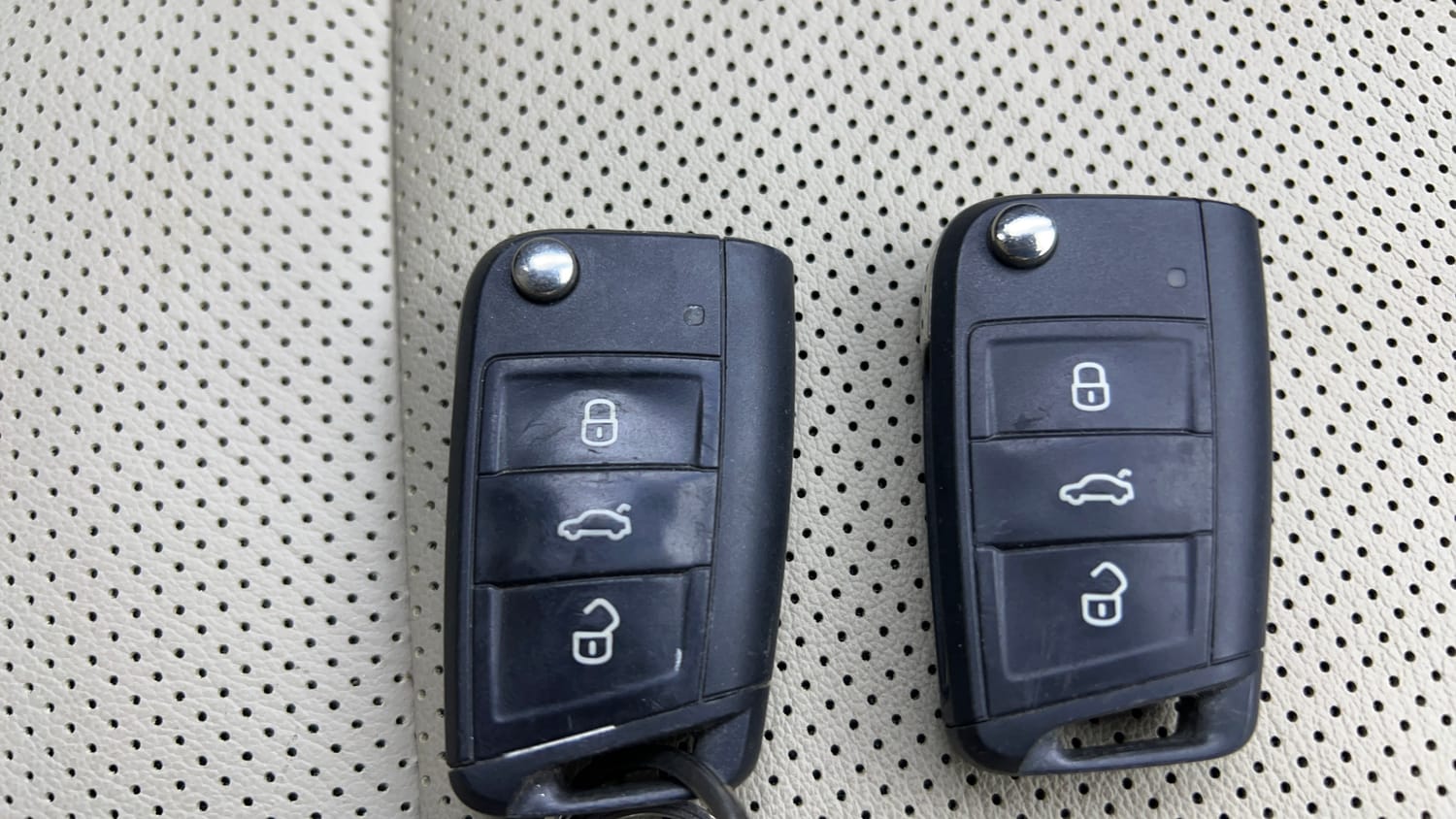 Used 2022 Skoda Slavia Style 1.0L TSI MT Petrol Manual extra CAR KEY VIEW