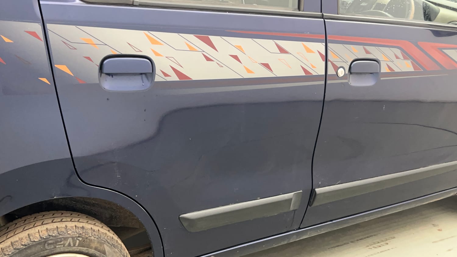 Used 2019 Maruti Suzuki Wagon R 1.0 VXI AMT Petrol Automatic dents MINOR SCRATCH