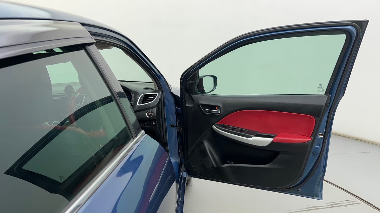Used 2016 Maruti Suzuki Baleno Zeta 1.2 Petrol Manual interior RIGHT FRONT DOOR OPEN VIEW