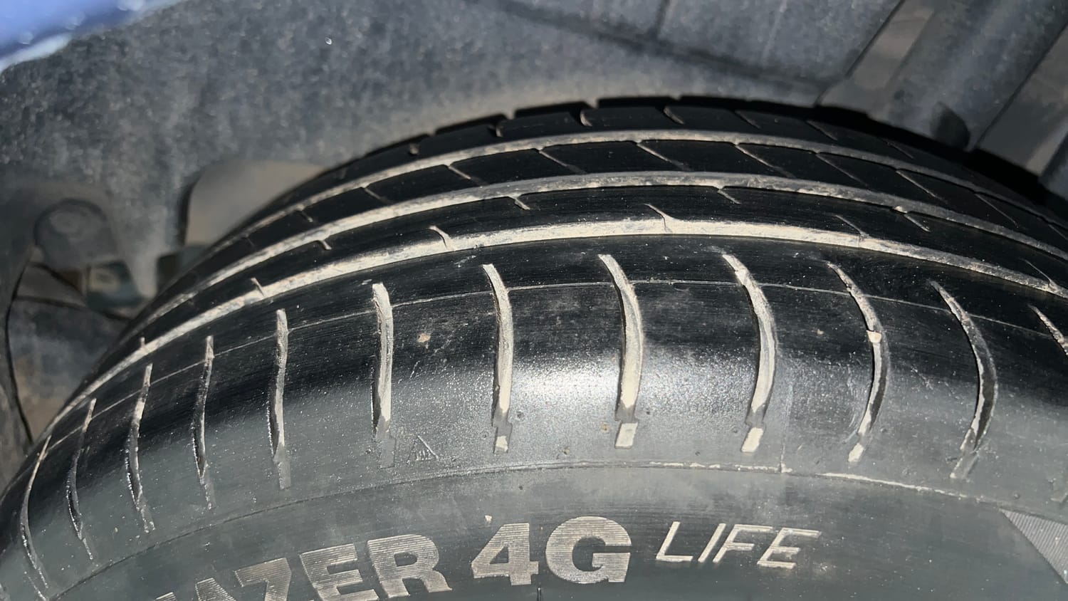 Used 2017 Maruti Suzuki Dzire ZXi Petrol Manual tyres LEFT REAR TYRE TREAD VIEW