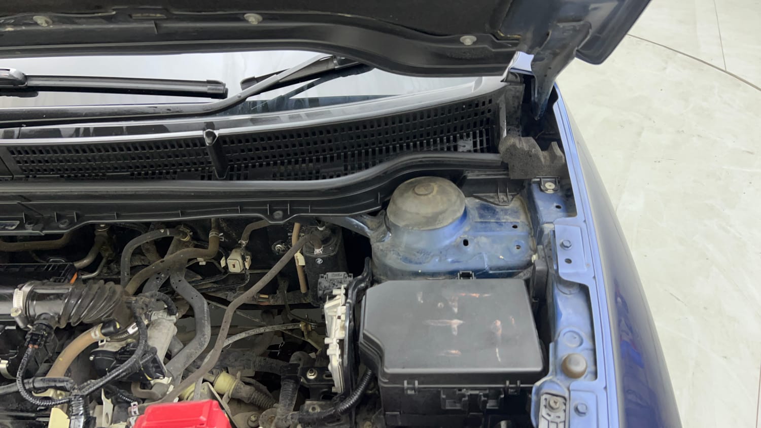Used 2020 Maruti Suzuki S-Cross Alpha Petrol Manual engine ENGINE LEFT SIDE HINGE & APRON VIEW