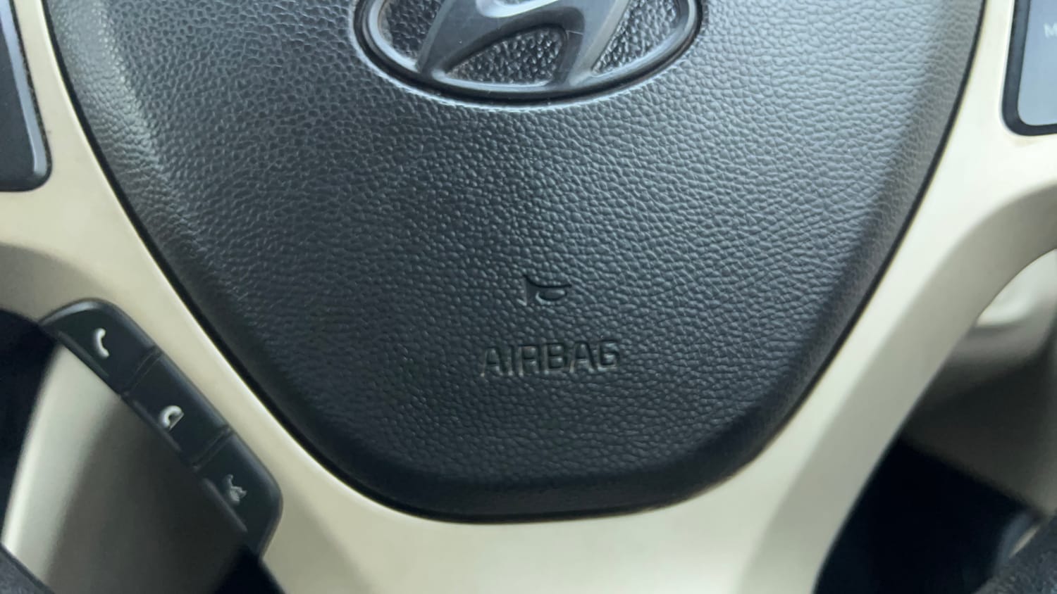 Used 2019 Hyundai Santro Sportz CNG Cng Manual top_features Airbags
