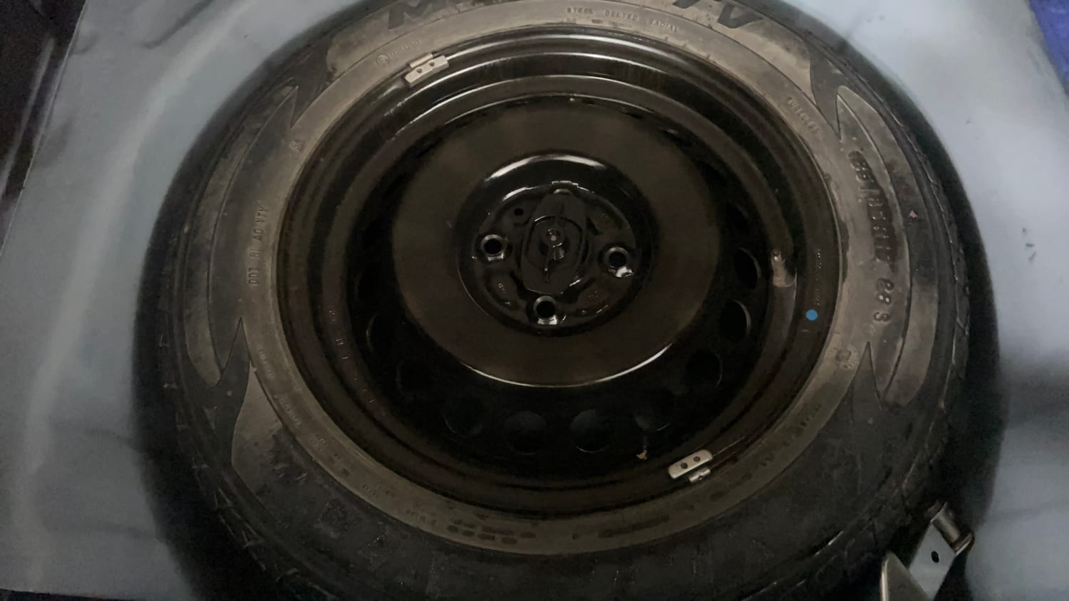 Used 2018 Maruti Suzuki Baleno Delta 1.2 Petrol Manual tyres SPARE TYRE VIEW