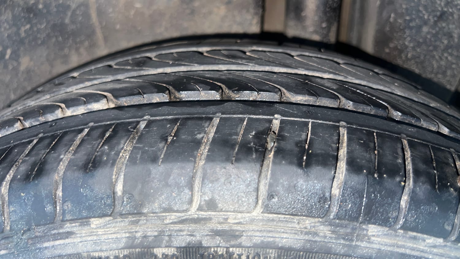 Used 2017 Maruti Suzuki Ciaz ZDi SHVS Diesel Manual tyres LEFT REAR TYRE TREAD VIEW