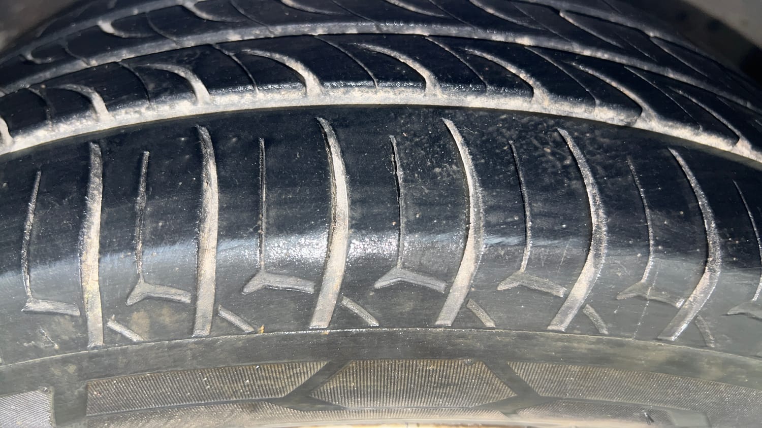 Used 2020 Honda Amaze 1.2 VX CVT Petrol Petrol Automatic tyres RIGHT FRONT TYRE TREAD VIEW