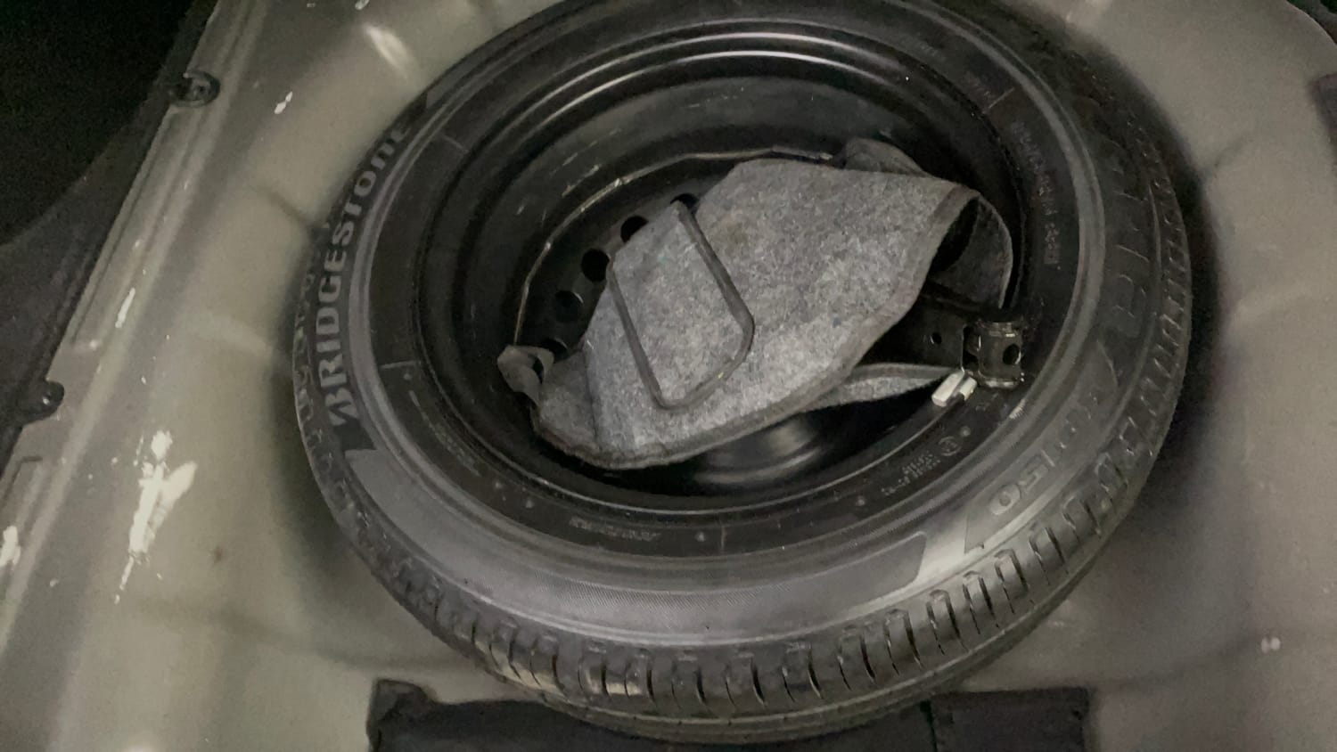 Used 2021 Hyundai Verna SX (O) 1.6 VTVT AT Petrol Automatic tyres SPARE TYRE VIEW
