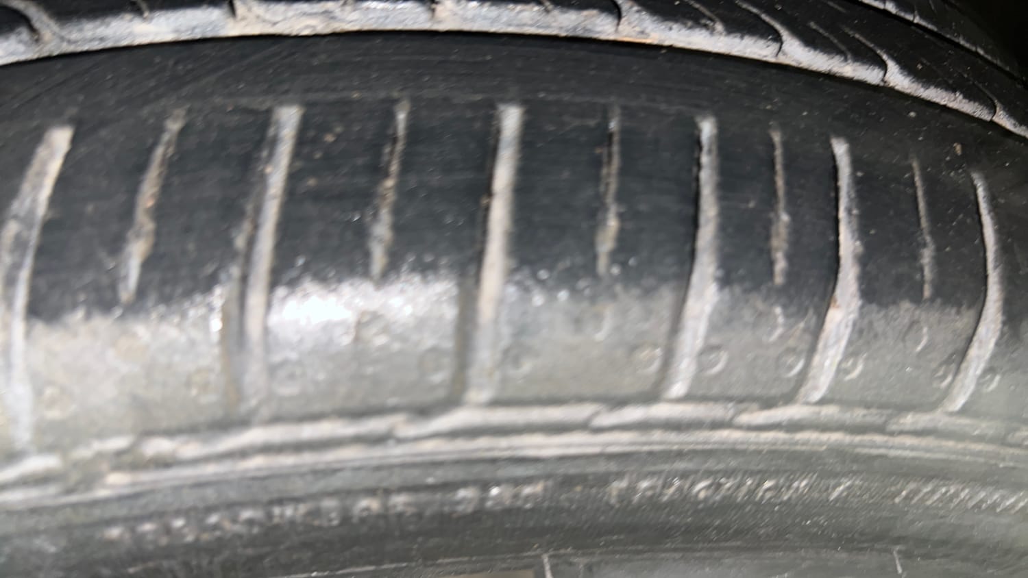 Used 2017 Maruti Suzuki Baleno Zeta 1.2 AT Petrol Automatic tyres RIGHT FRONT TYRE TREAD VIEW