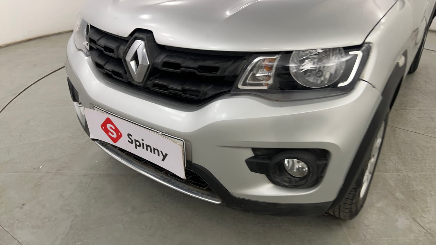 Used 2016 Renault Kwid RXT Opt Petrol Manual dents MINOR SCRATCH