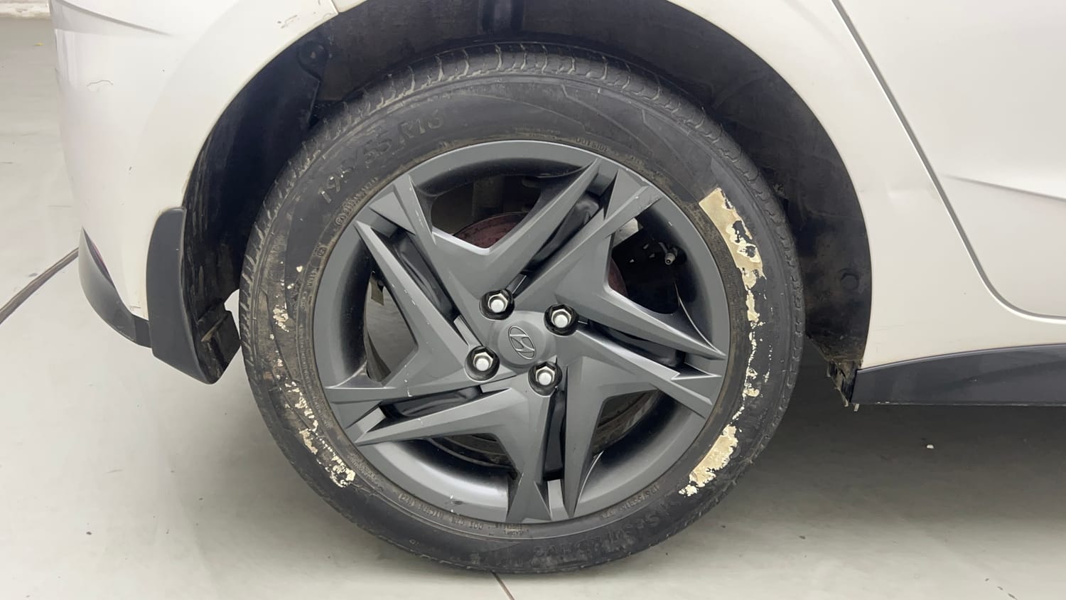 Used 2024 Hyundai i20 Sportz 1.2 MT Petrol Manual tyres RIGHT REAR TYRE RIM VIEW
