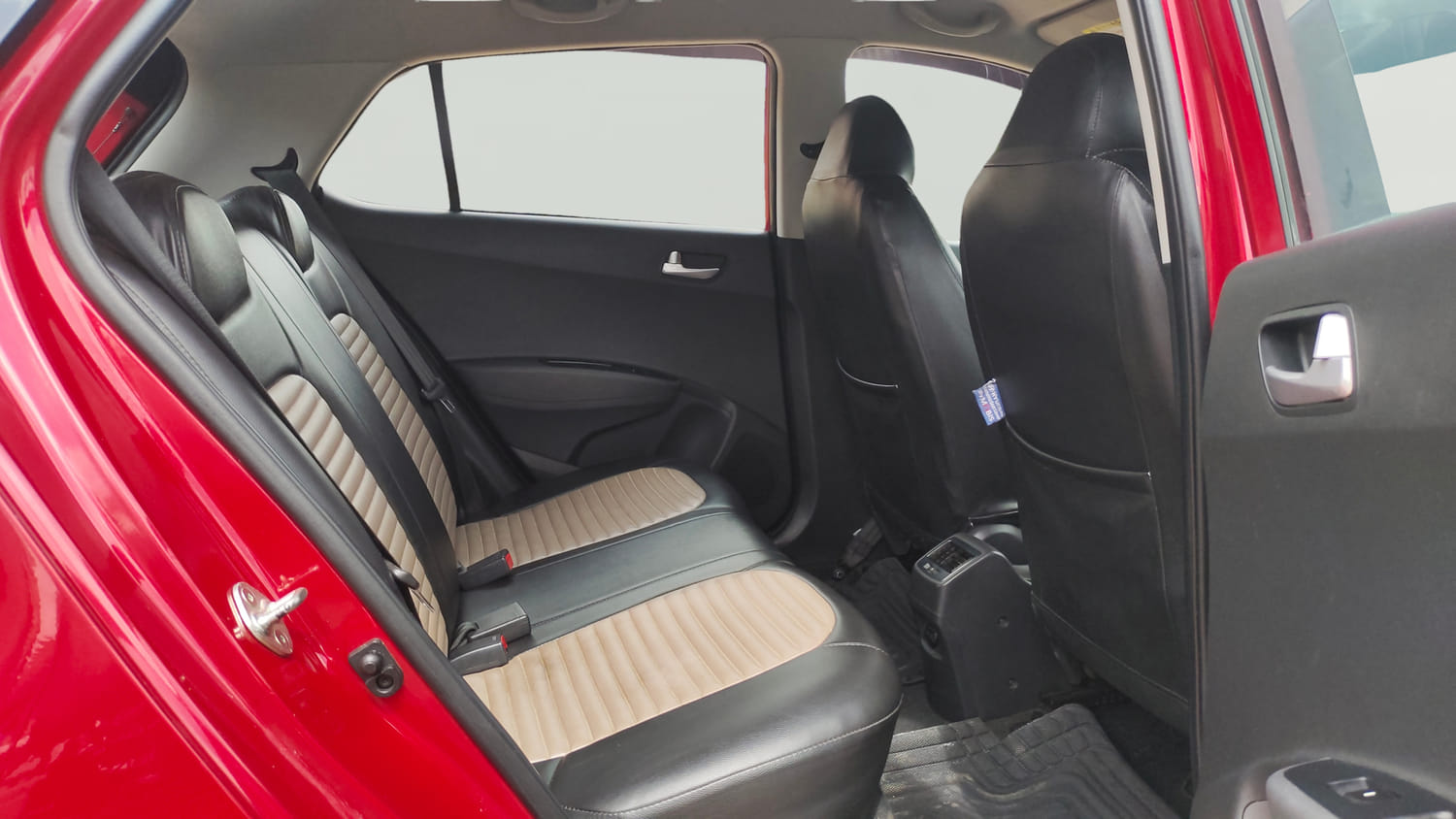 Used 2018 Hyundai Grand i10 Sportz 1.2 Kappa VTVT Dual Tone Petrol Manual interior RIGHT SIDE REAR DOOR CABIN VIEW