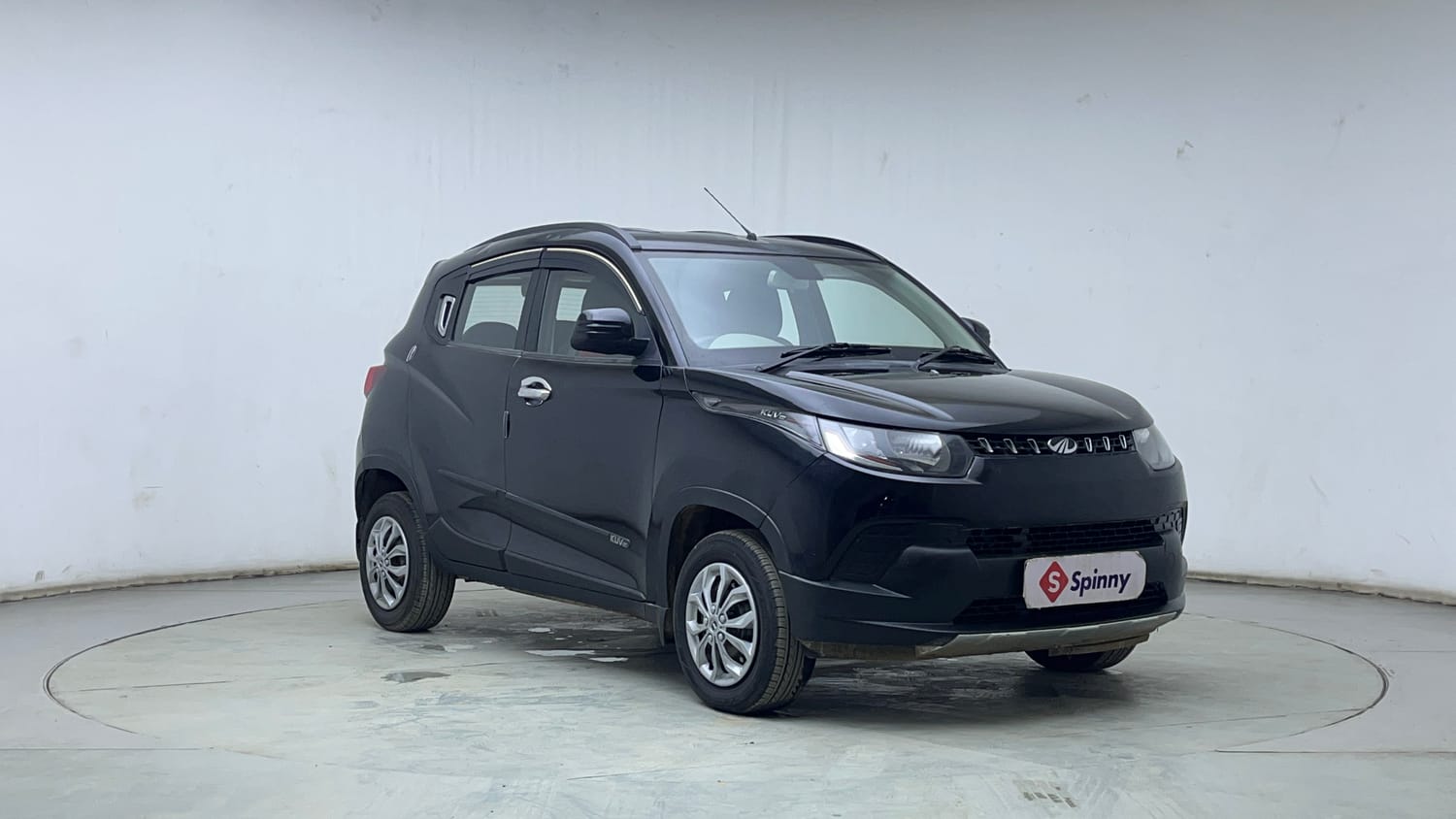 Used 2017 Mahindra KUV100 K6+ 5 STR Petrol Manual exterior RIGHT FRONT CORNER VIEW