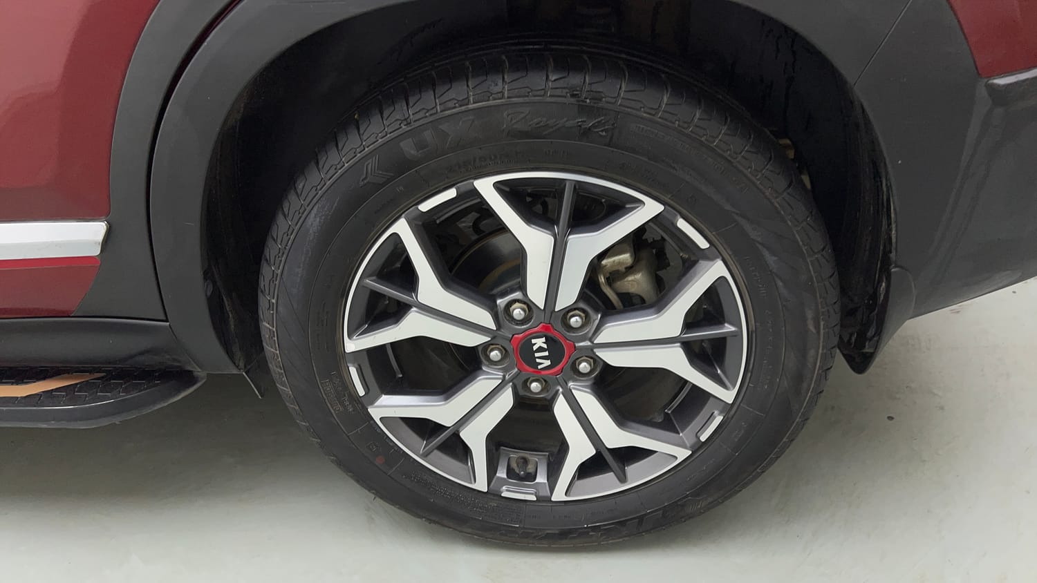 Used 2019 kia Seltos GTX Plus DCT 1.4 Petrol Automatic tyres LEFT REAR TYRE RIM VIEW