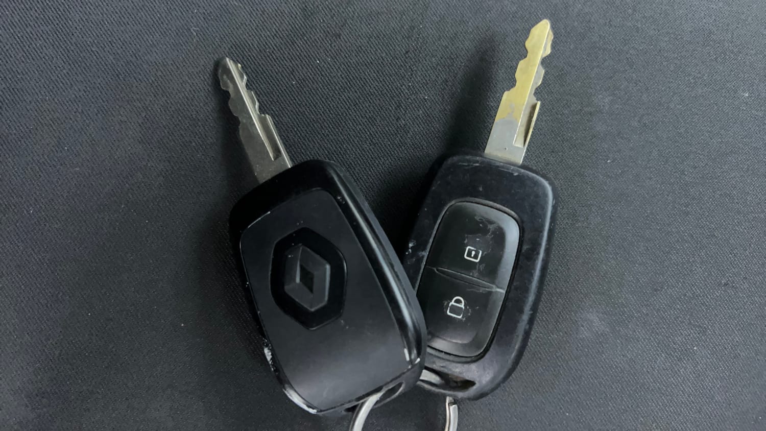Used 2022 Renault Kwid RXT 1.0 Petrol Manual extra CAR KEY VIEW