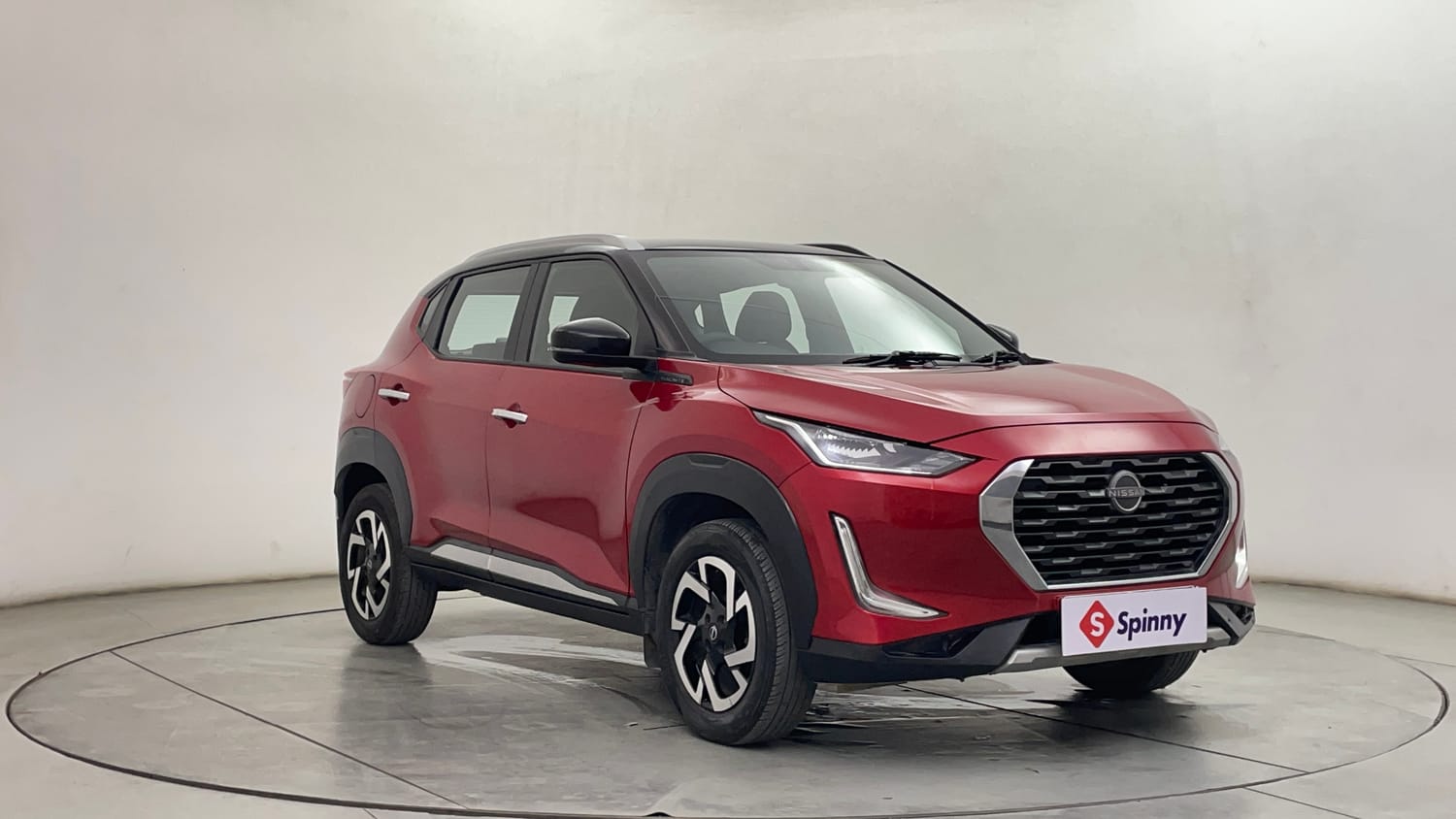 Used 2023 Nissan Magnite XV Petrol Manual exterior RIGHT FRONT CORNER VIEW
