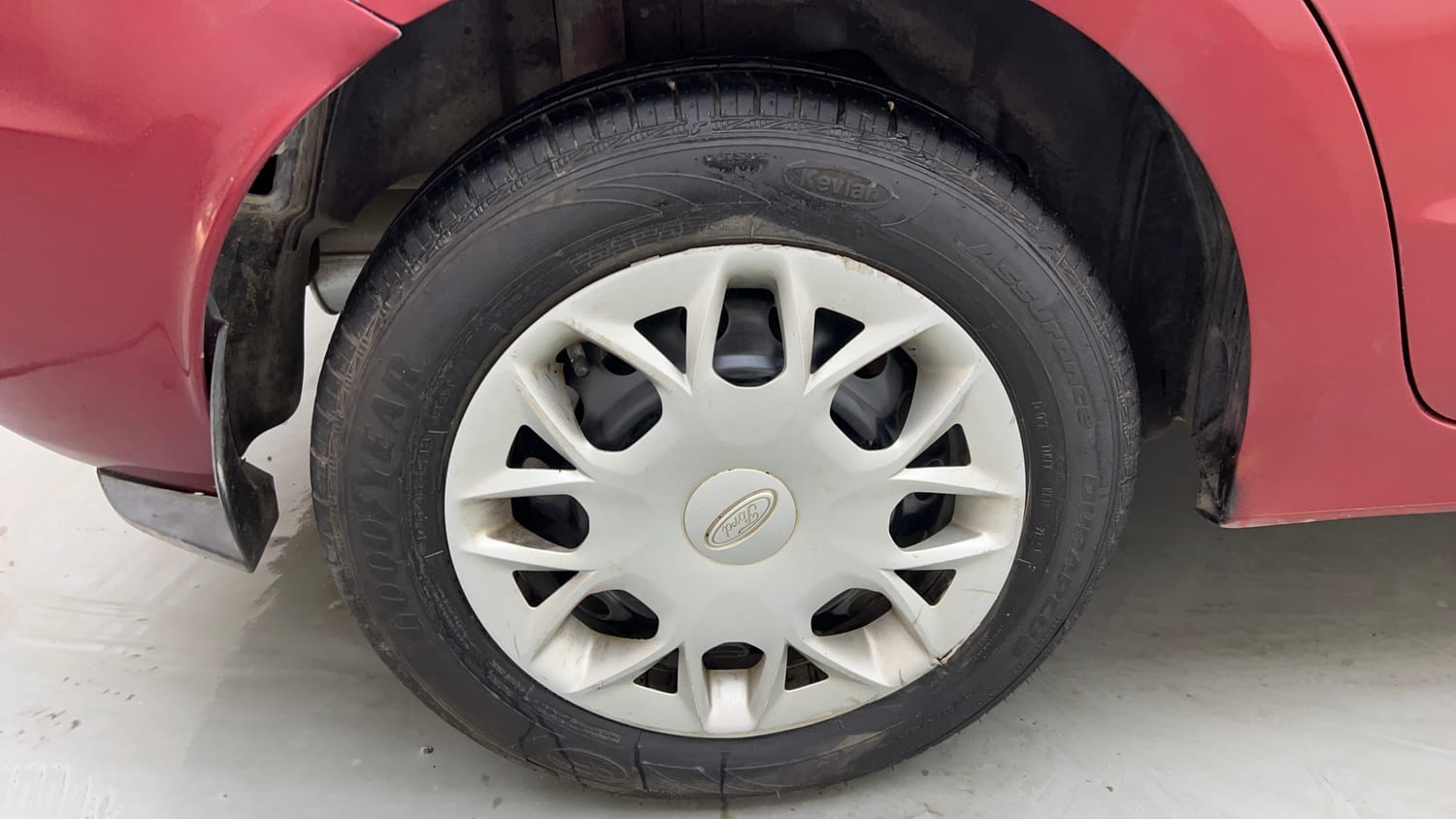 Used 2015 Ford Figo Aspire Trend 1.2 Ti-VCT Petrol Manual tyres RIGHT REAR TYRE RIM VIEW