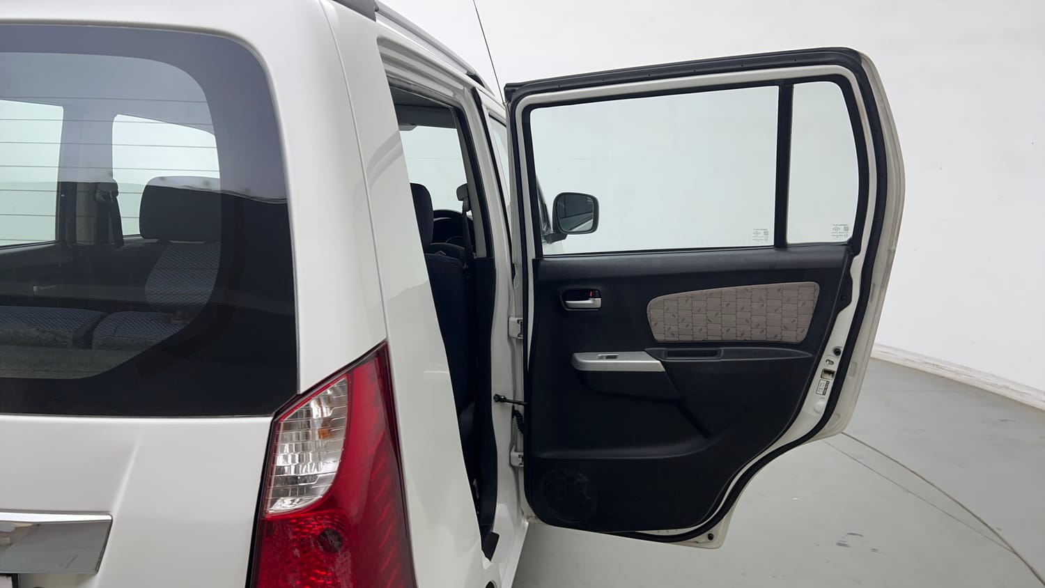 Used 2015 Maruti Suzuki Wagon R 1.0 VXI AMT Petrol Automatic interior RIGHT REAR DOOR OPEN VIEW