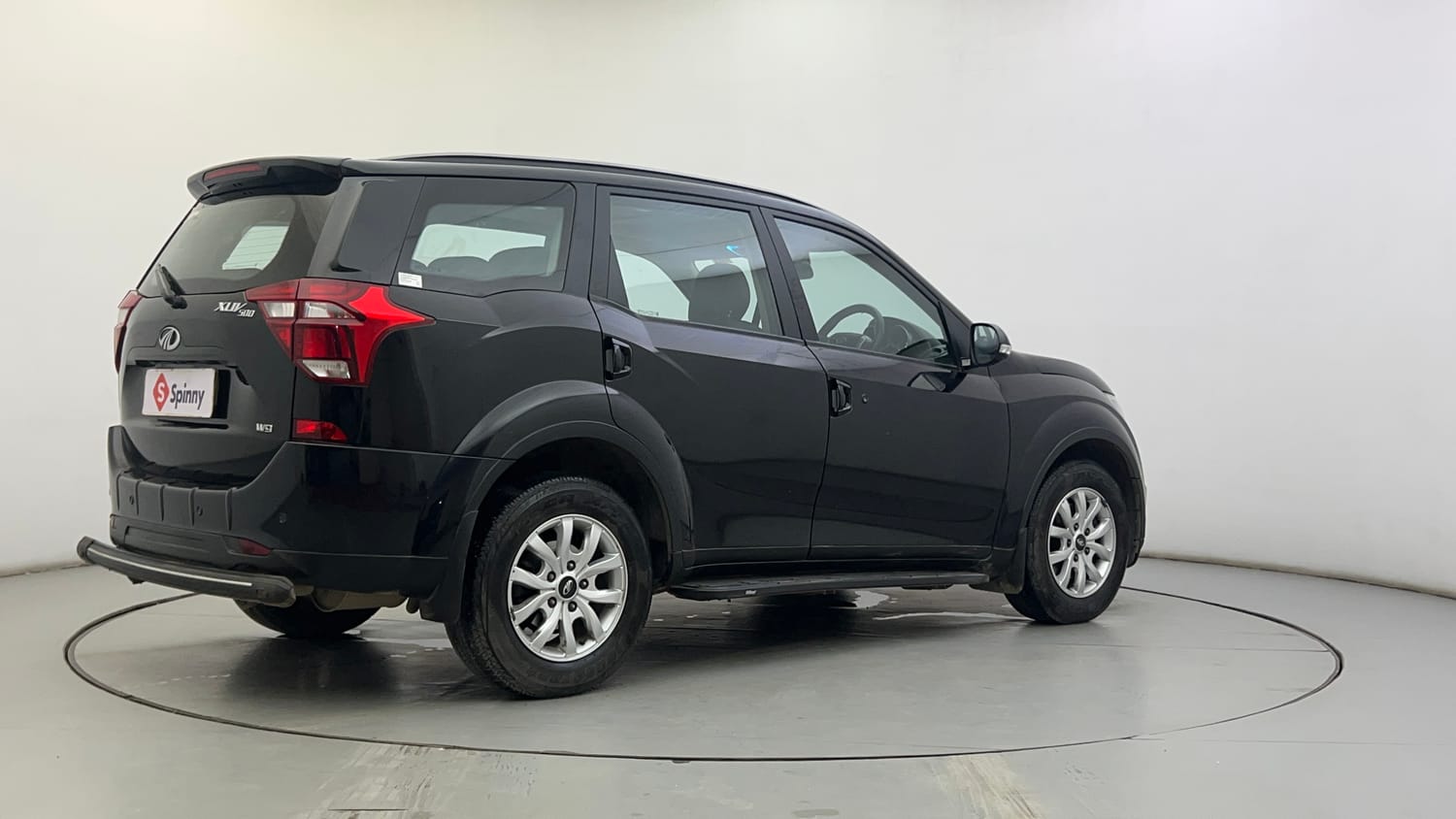 Used 2021 Mahindra XUV500 W9 Diesel Manual exterior RIGHT REAR CORNER VIEW