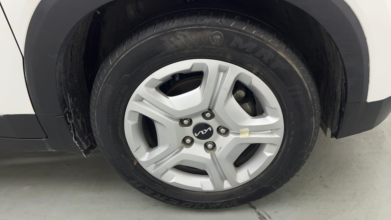 Used 2022 Kia Sonet HTK Plus 1.2 Petrol Manual tyres RIGHT FRONT TYRE RIM VIEW