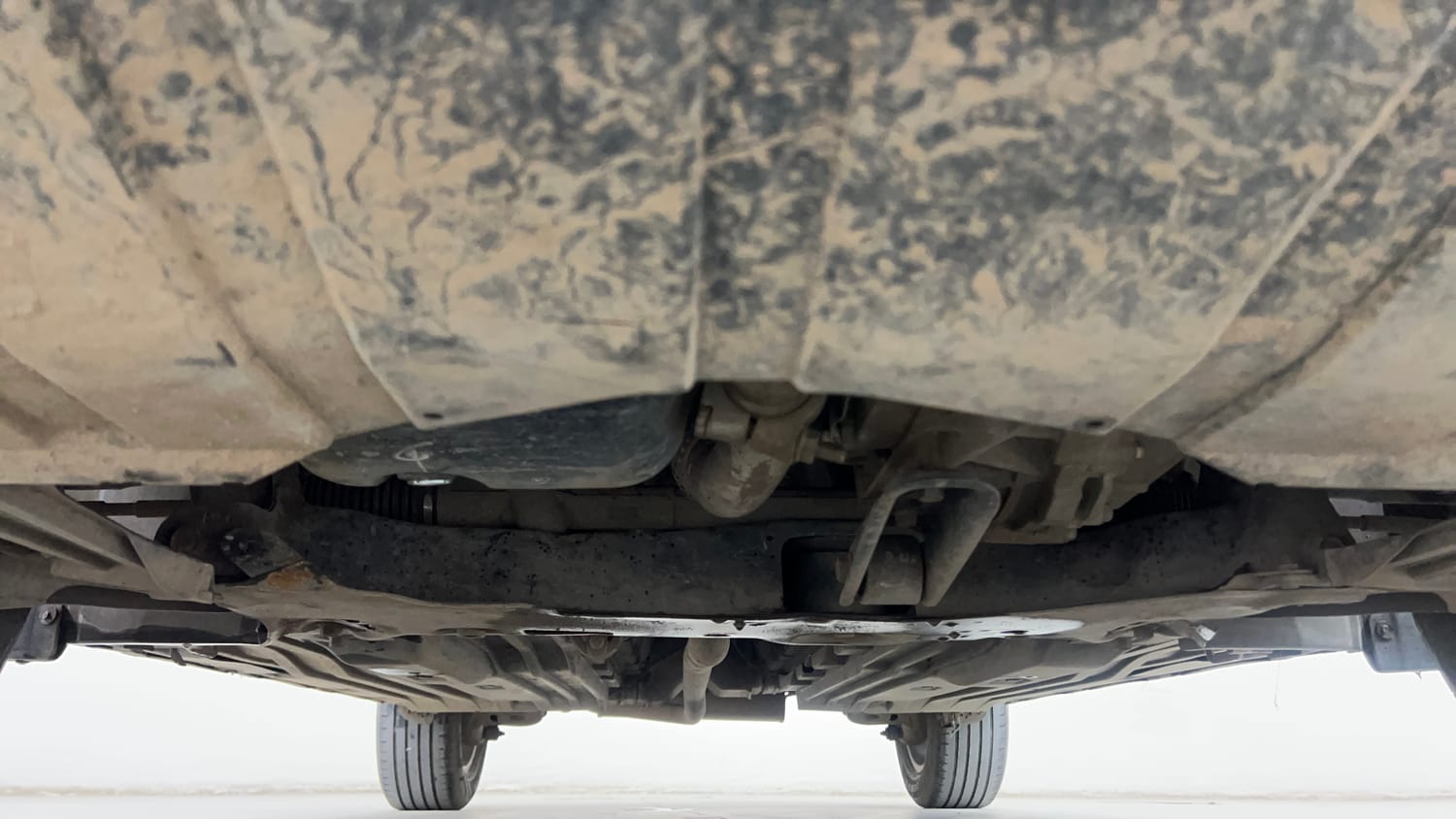 Used 2018 Maruti Suzuki Vitara Brezza [2016-2020] ZDi Diesel Manual extra FRONT LEFT UNDERBODY VIEW