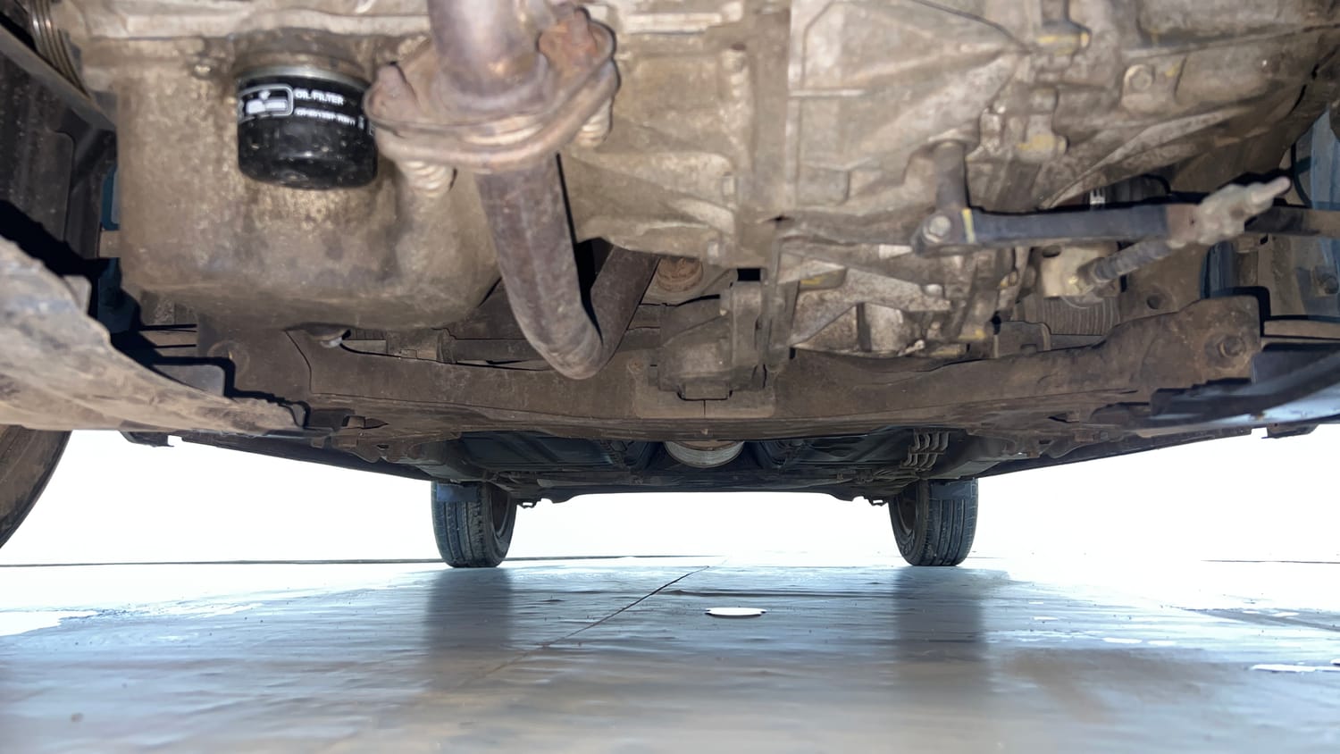 Used 2017 Maruti Suzuki Baleno Sigma 1.2 Petrol Manual extra FRONT LEFT UNDERBODY VIEW