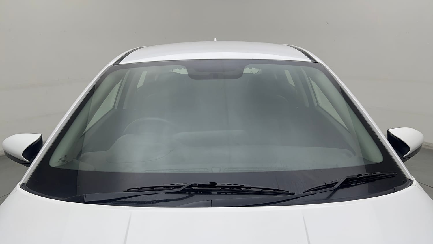 Used 2024 Hyundai i20 Sportz 1.2 MT Petrol Manual exterior FRONT WINDSHIELD VIEW