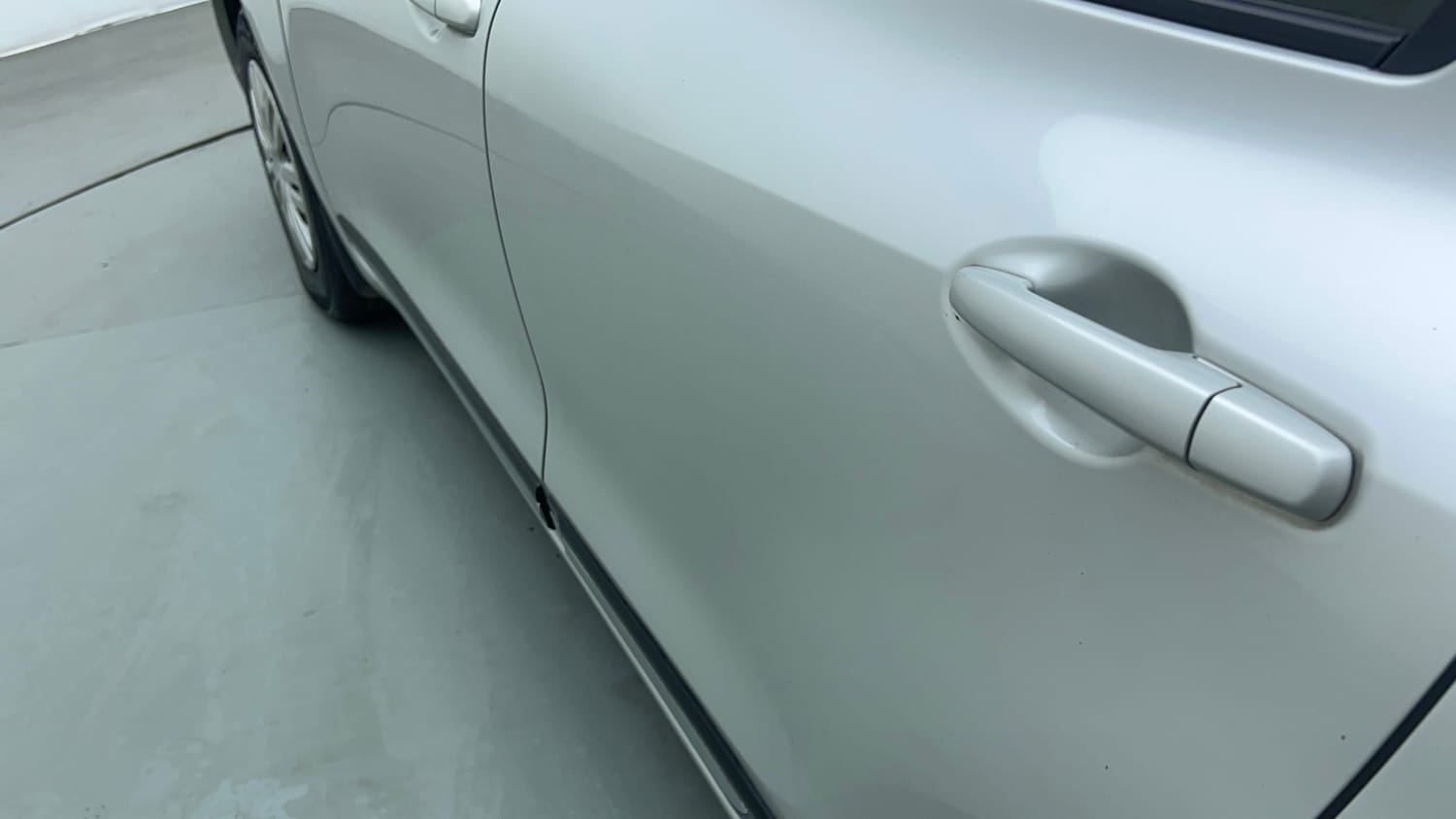 Used 2019 Maruti Suzuki Dzire VXi AMT Petrol Automatic dents MINOR SCRATCH