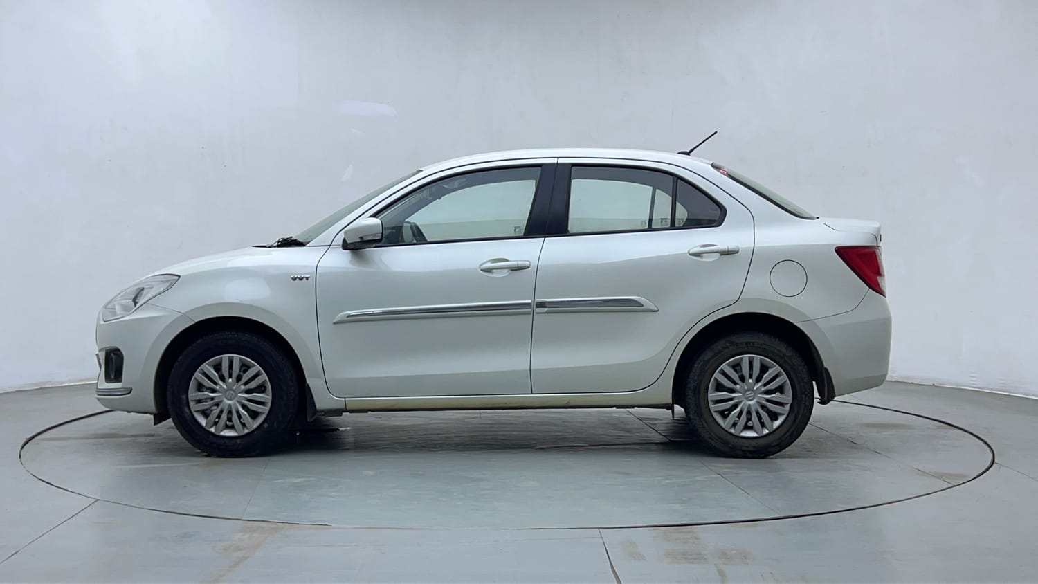 Used 2017 Maruti Suzuki Dzire VXi AMT Petrol Automatic exterior LEFT SIDE VIEW