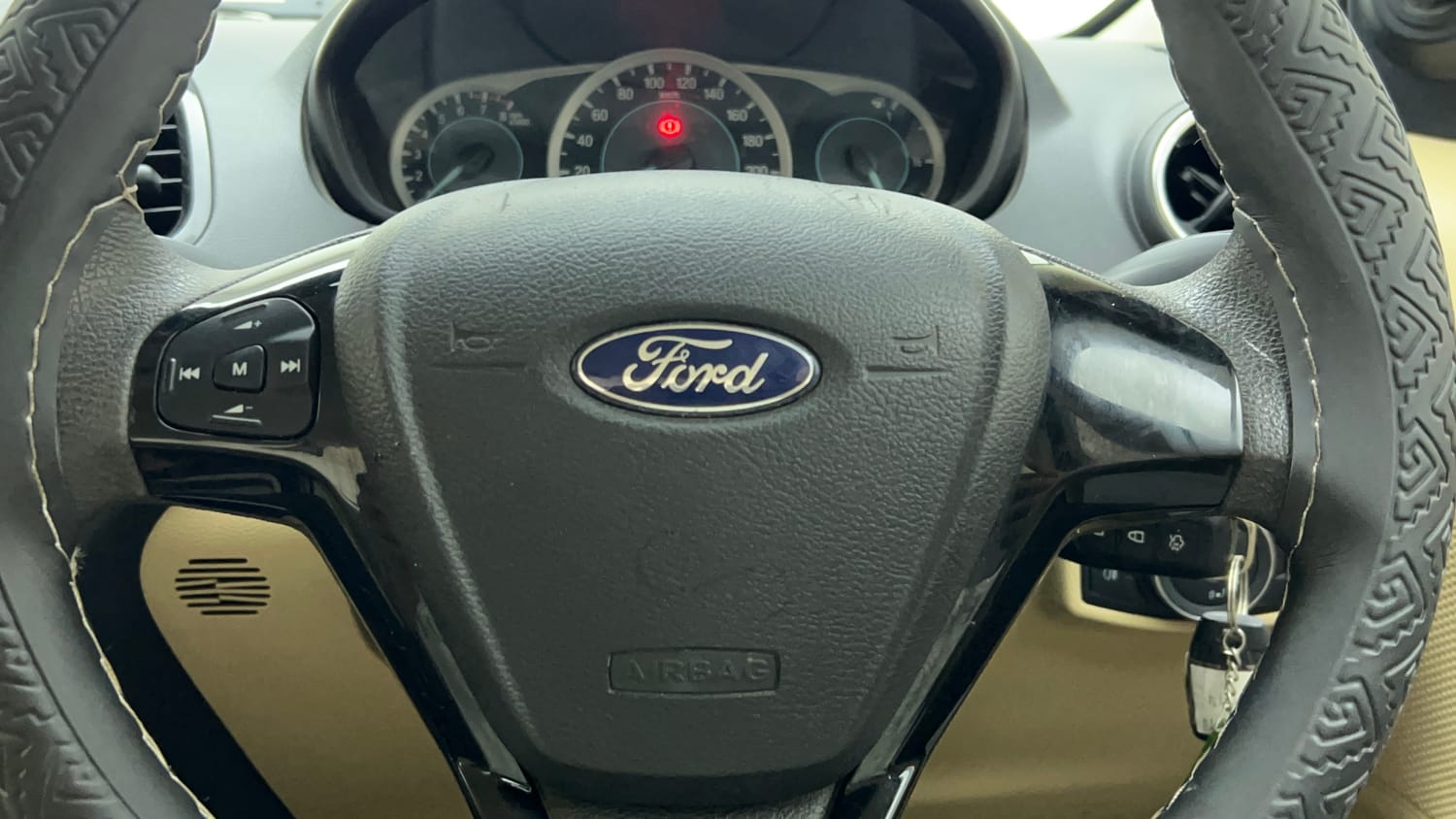 Used 2015 Ford Figo Aspire Trend 1.2 Ti-VCT Petrol Manual top_features Steering mounted controls
