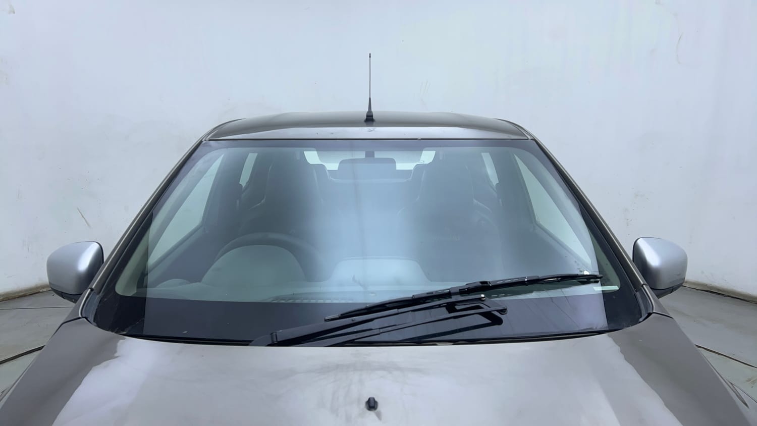 Used 2017 Renault Kwid 1.0 RXT Petrol Manual exterior FRONT WINDSHIELD VIEW