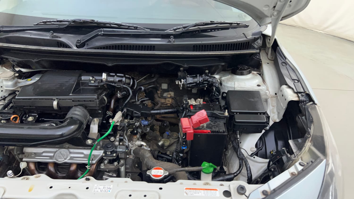 Used 2025 Toyota Glanza E Petrol Manual engine ENGINE LEFT SIDE HINGE & APRON VIEW