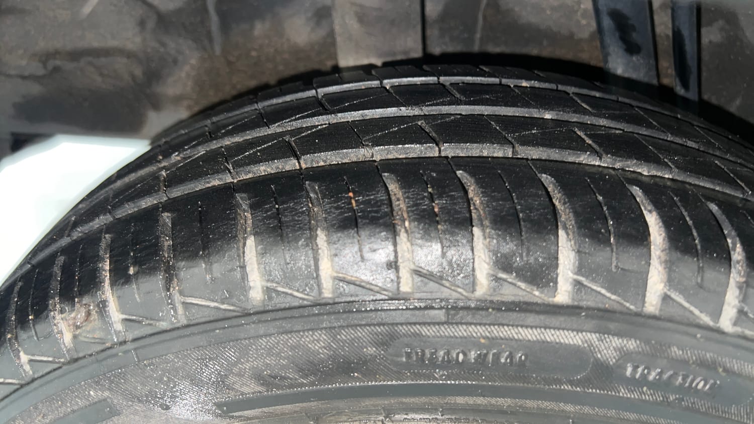 Used 2021 Renault Kwid CLIMBER 1.0 AMT Opt Petrol Automatic tyres RIGHT REAR TYRE TREAD VIEW