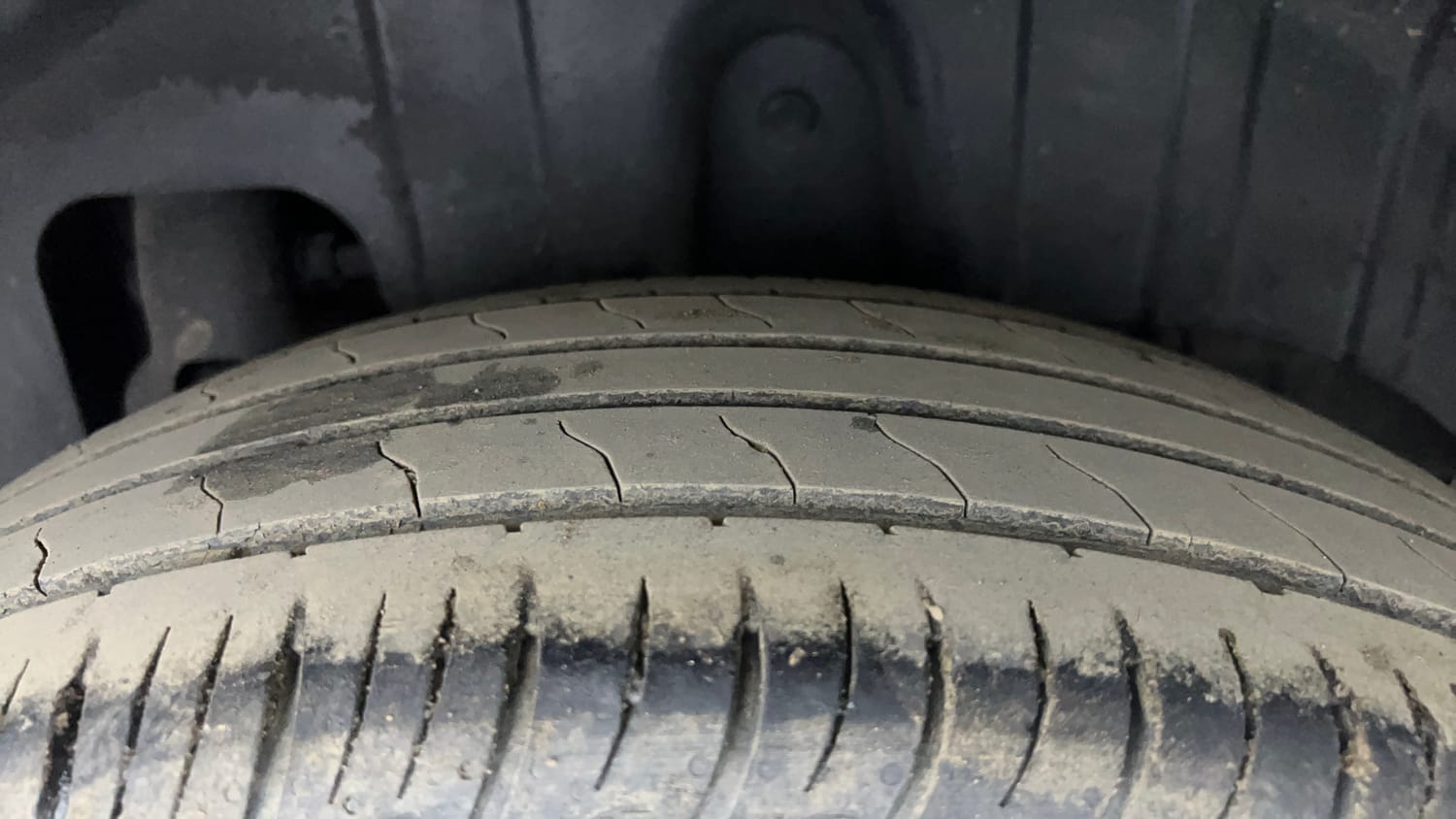 Used 2023 Mahindra XUV 300 W8 1.2 Petrol Petrol Manual tyres LEFT REAR TYRE TREAD VIEW