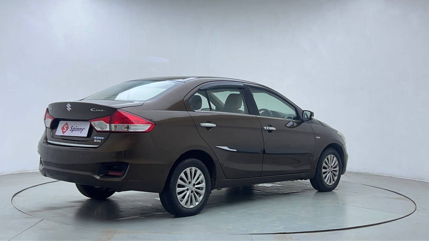 Used 2017 Maruti Suzuki Ciaz ZDi SHVS Diesel Manual exterior RIGHT REAR CORNER VIEW