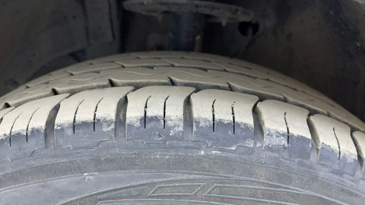 Used 2020 Maruti Suzuki Baleno Zeta Automatic Petrol Automatic tyres LEFT FRONT TYRE TREAD VIEW