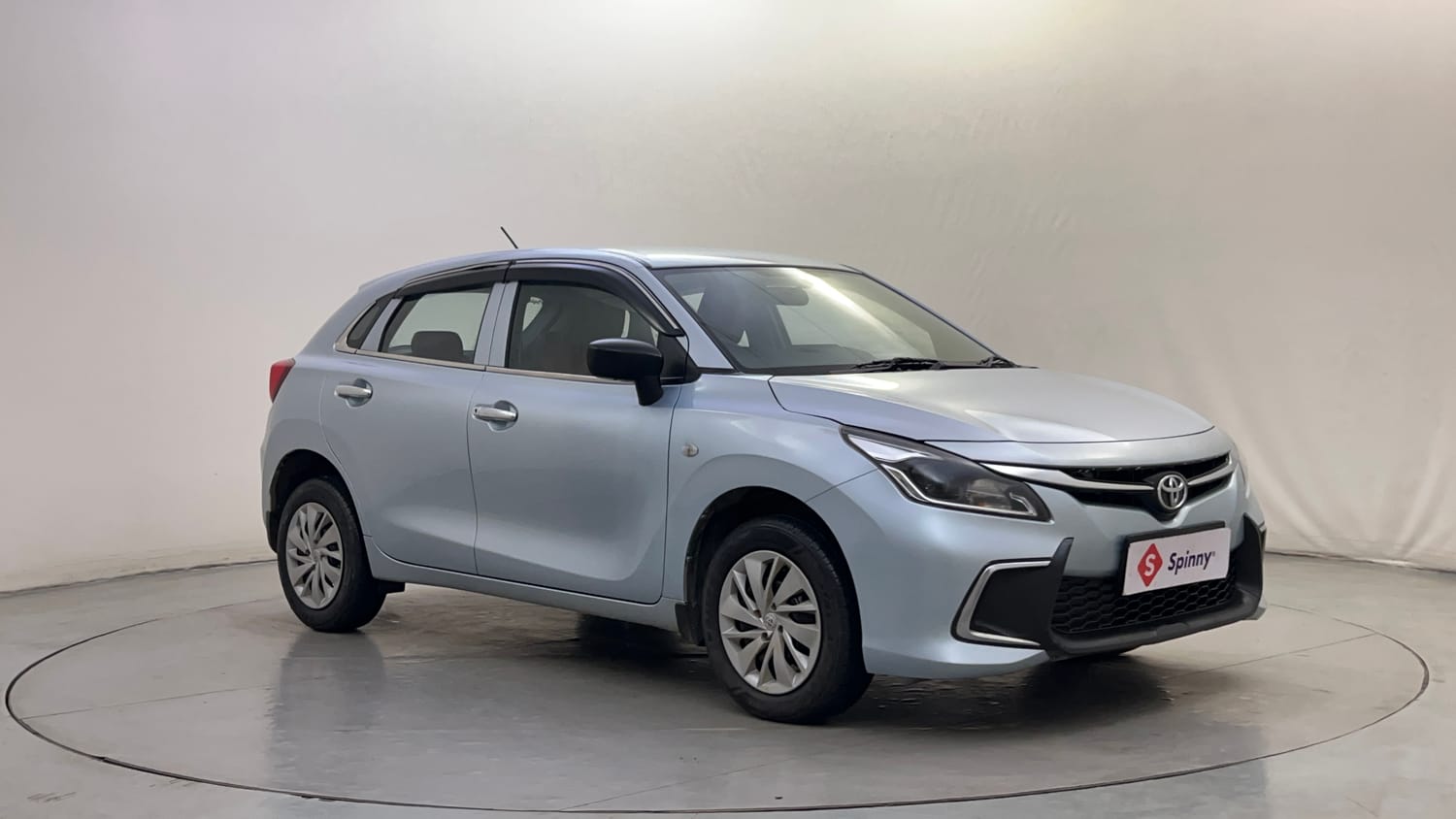 Used 2025 Toyota Glanza E Petrol Manual exterior RIGHT FRONT CORNER VIEW