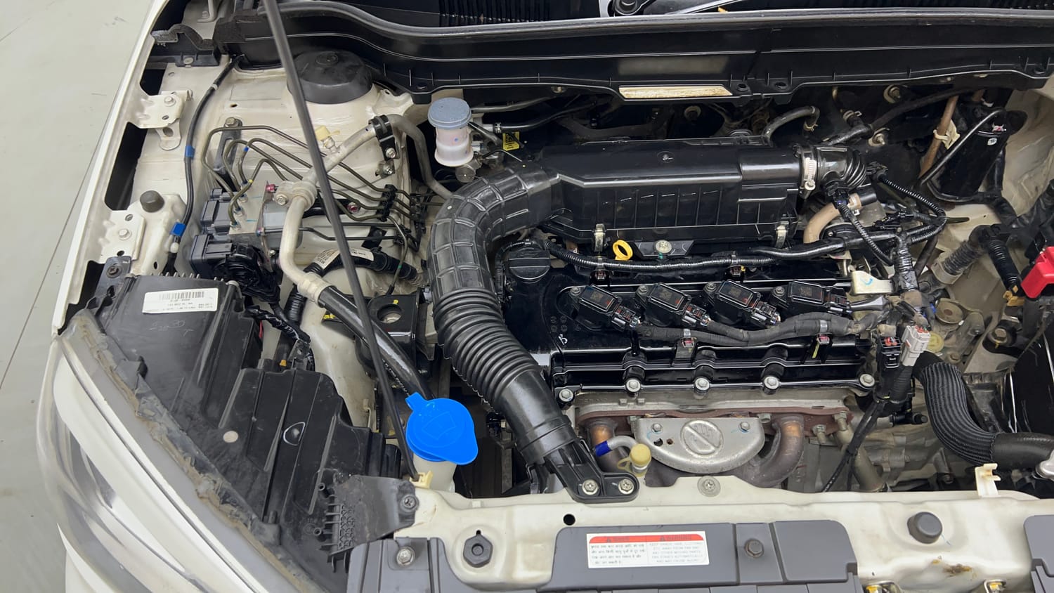 Used 2021 maruti-suzuki Vitara Brezza LXi Petrol Manual engine ENGINE RIGHT SIDE VIEW