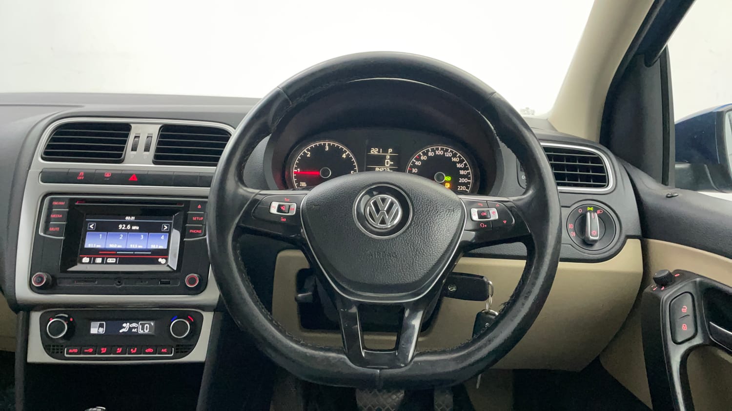 Used 2016 Volkswagen Ameo Highline 1.5L AT Diesel Automatic interior STEERING VIEW